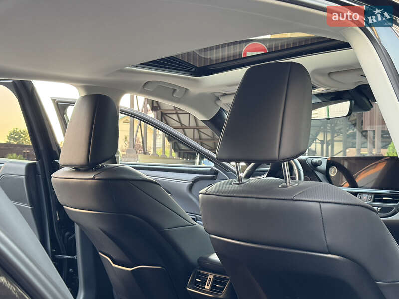 Седан Lexus ES 2023 в Одесі