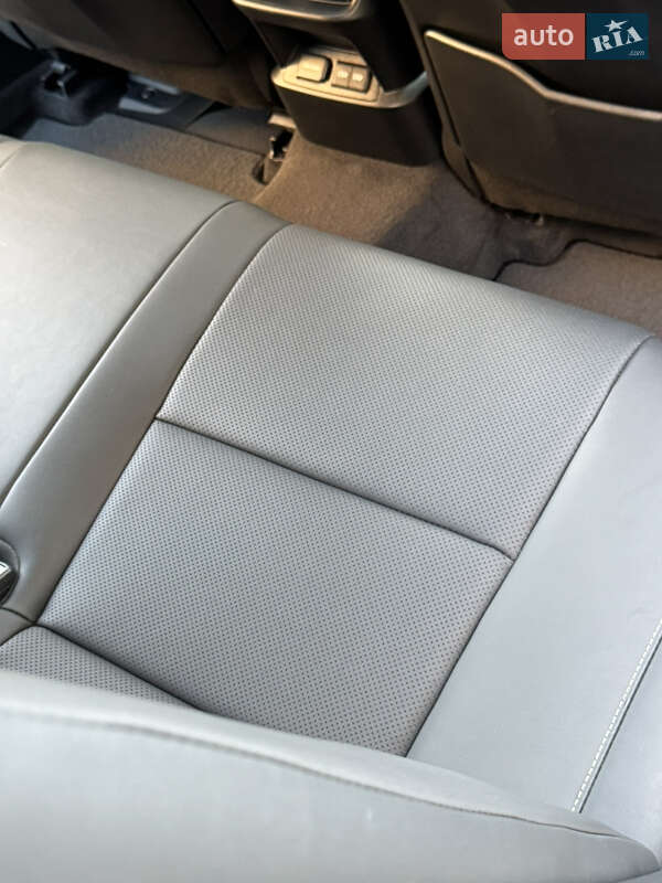 Седан Lexus ES 2023 в Одесі