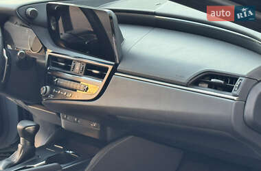 Седан Lexus ES 2023 в Одессе
