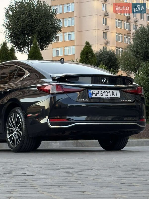 Седан Lexus ES 2023 в Одесі