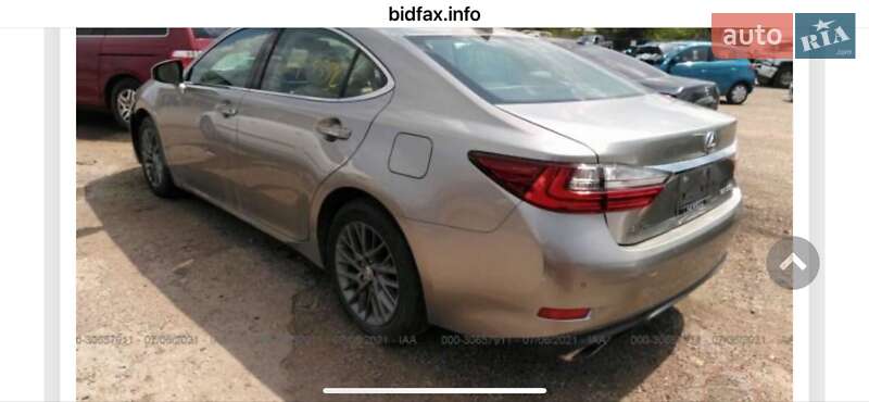 Седан Lexus ES 2018 в Киеве