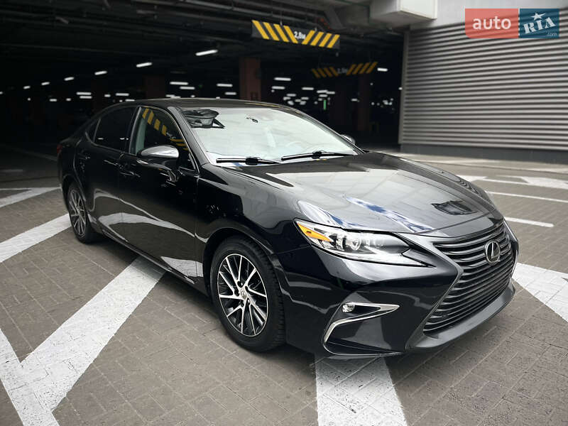 Седан Lexus ES 2016 в Киеве