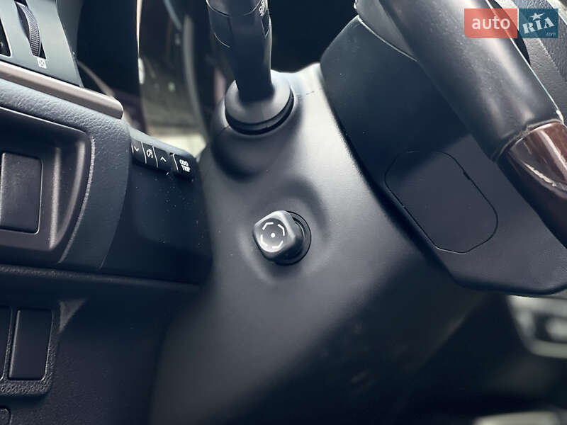 Седан Lexus ES 2016 в Киеве