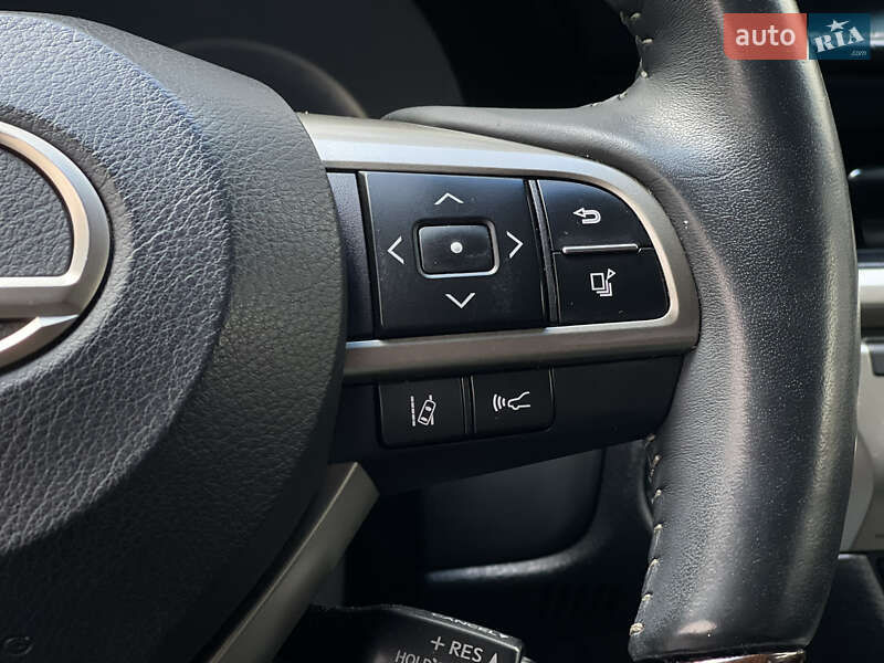 Седан Lexus ES 2016 в Киеве