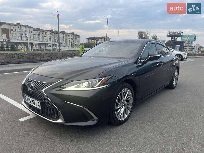 Lexus ES 2019