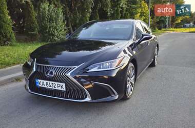 Седан Lexus ES 2019 в Киеве