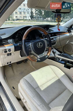 Седан Lexus ES 2014 в Кропивницком