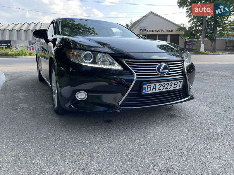Седан Lexus ES 2014 в Кропивницькому