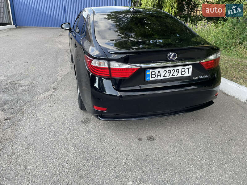 Седан Lexus ES 2014 в Кропивницькому
