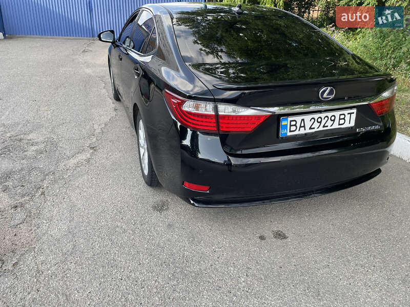 Седан Lexus ES 2014 в Кропивницькому
