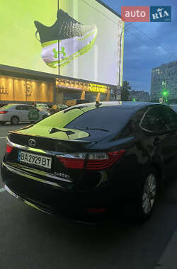 Седан Lexus ES 2014 в Кропивницком