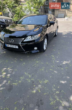 Седан Lexus ES 2014 в Кропивницком