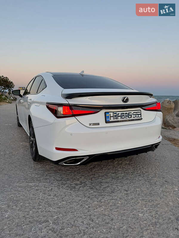 Седан Lexus ES 2020 в Миколаєві