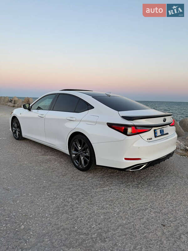 Седан Lexus ES 2020 в Миколаєві