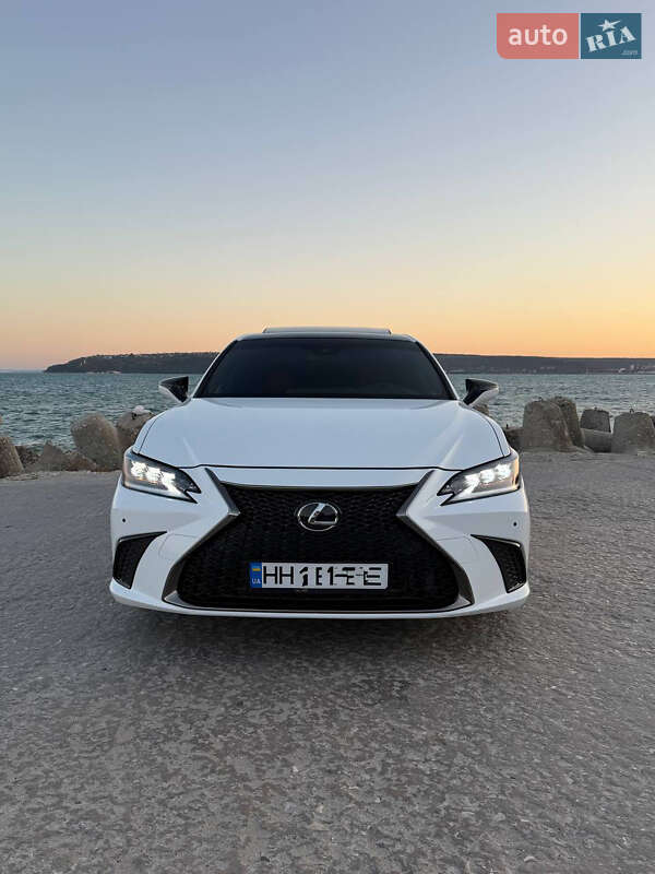 Седан Lexus ES 2020 в Миколаєві