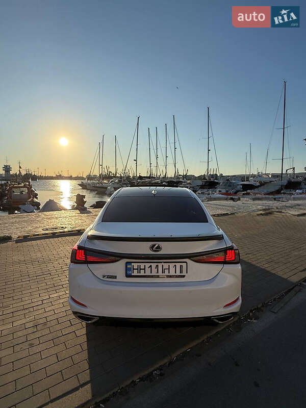 Седан Lexus ES 2020 в Миколаєві
