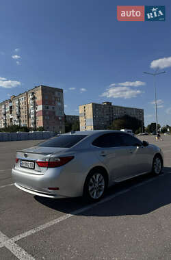 Седан Lexus ES 2014 в 