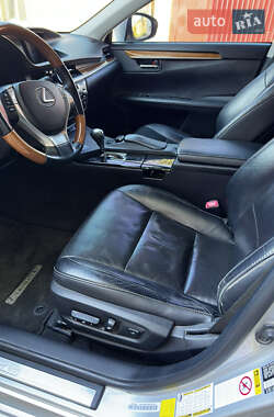 Седан Lexus ES 2014 в 