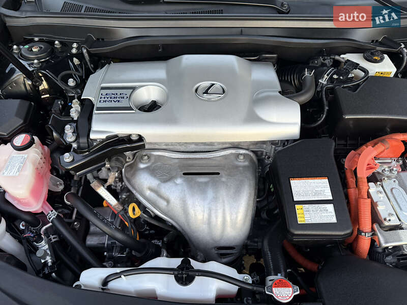 Седан Lexus ES 2016 в Львове