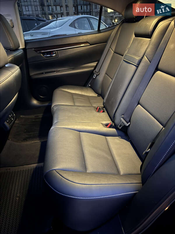 Седан Lexus ES 2018 в Черкассах