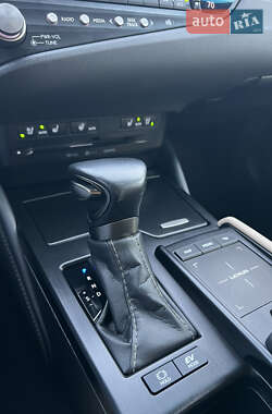 Седан Lexus ES 2020 в 