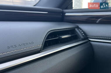 Седан Lexus ES 2020 в 