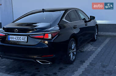 Седан Lexus ES 2019 в 
