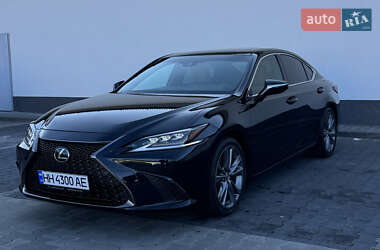 Седан Lexus ES 2019 в 