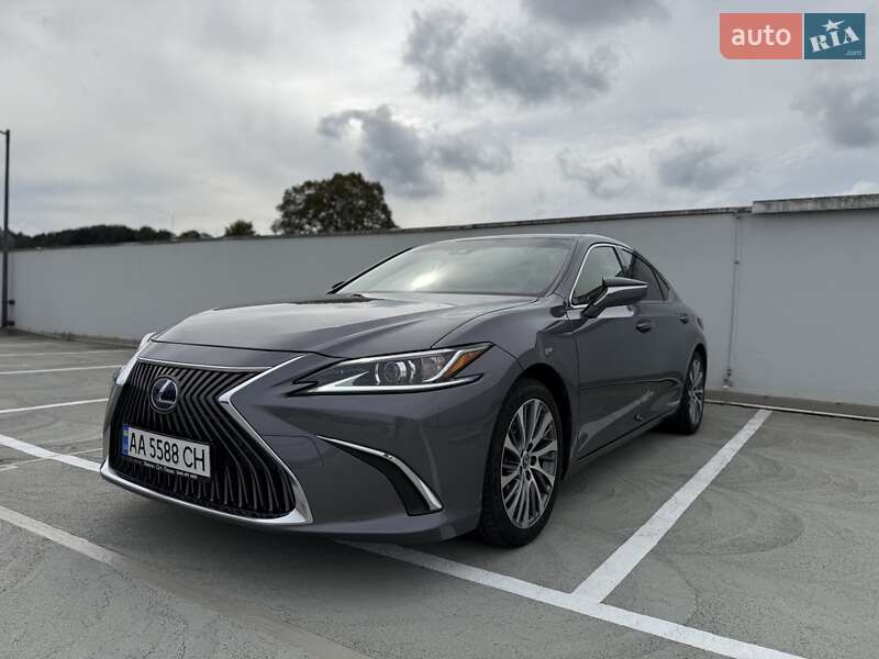 Седан Lexus ES 2019 в 