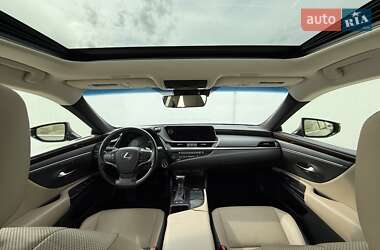 Седан Lexus ES 2019 в 