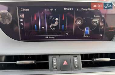 Седан Lexus ES 2019 в 
