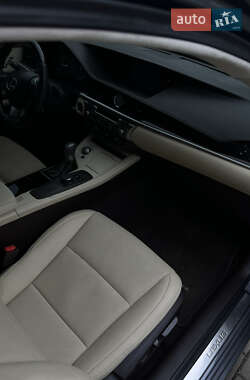 Седан Lexus ES 2016 в 