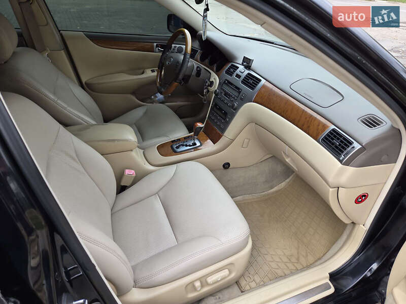Седан Lexus ES 2005 в Брошневе