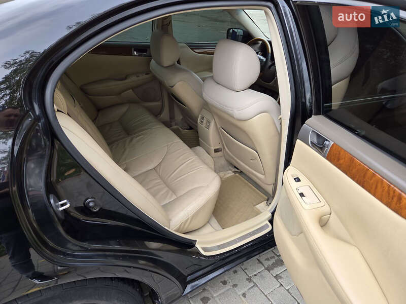 Седан Lexus ES 2005 в Брошневе