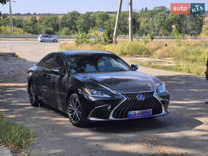 Седан Lexus ES 2021 в Чернигове
