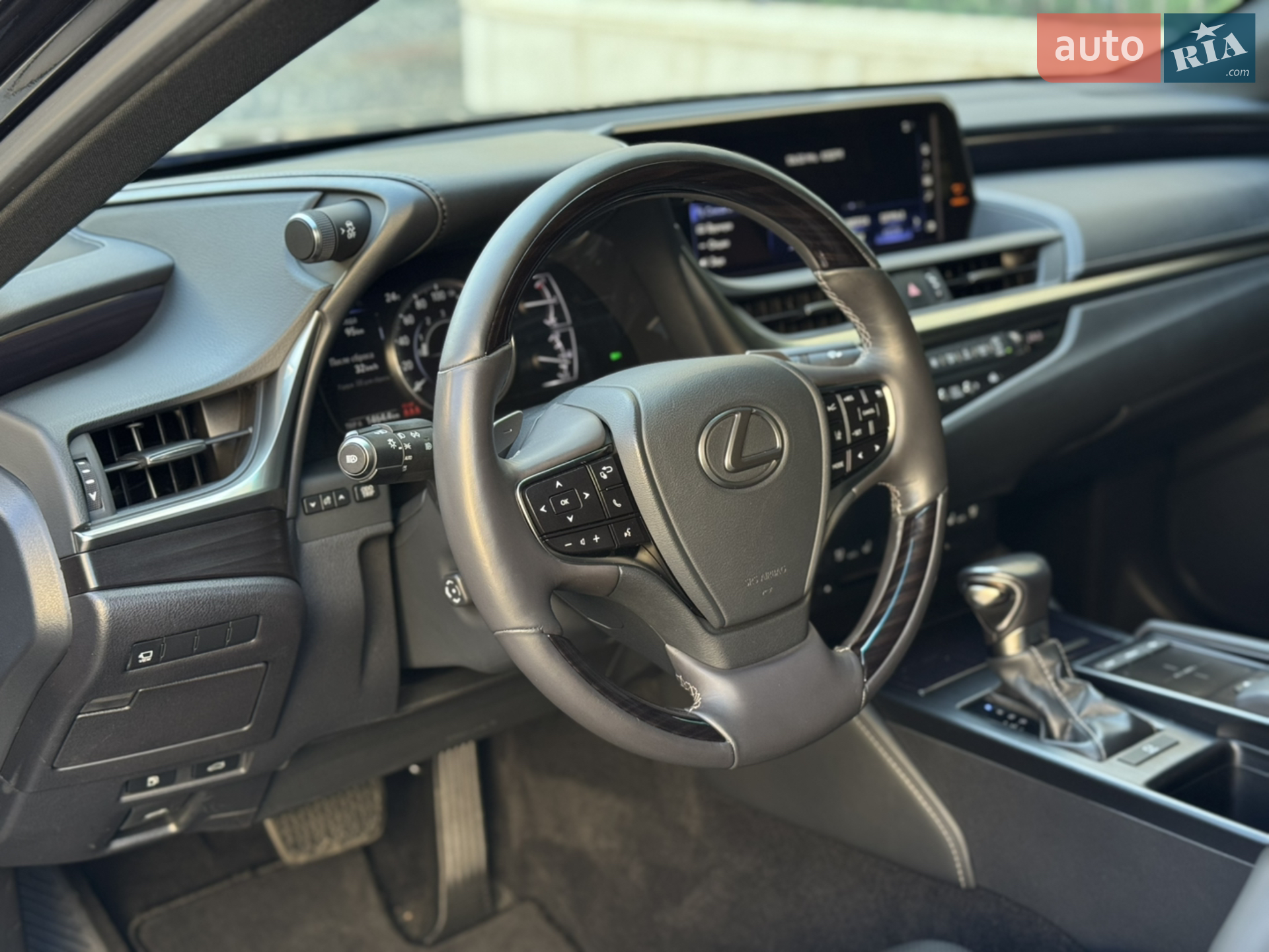 2018 Lexus ES - мініатюра 16