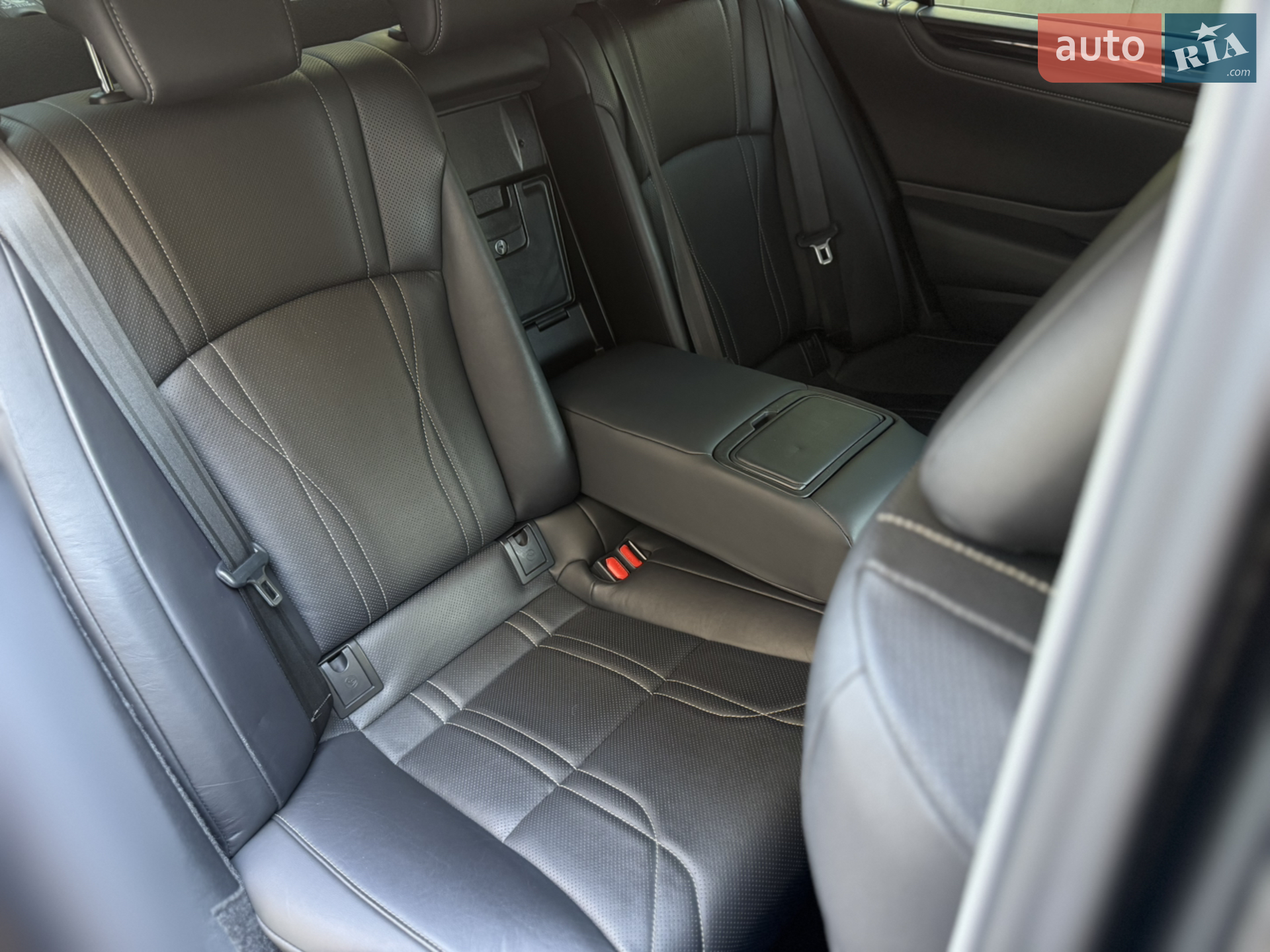 2018 Lexus ES - мініатюра 26
