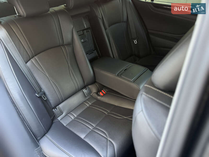 Седан Lexus ES 2018 в Києві