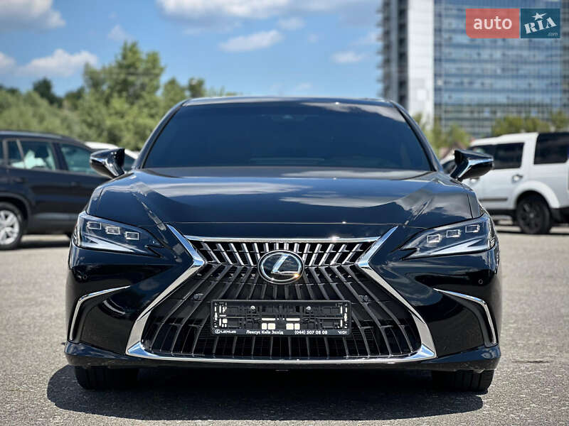 Седан Lexus ES 2024 в Киеве
