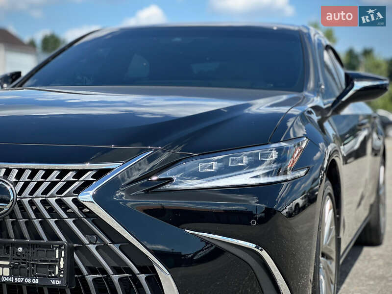 Седан Lexus ES 2024 в Киеве