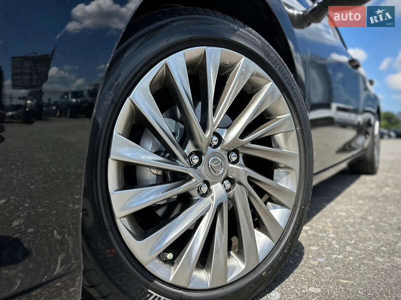 Седан Lexus ES 2024 в Киеве