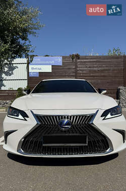 Седан Lexus ES 2019 в Киеве