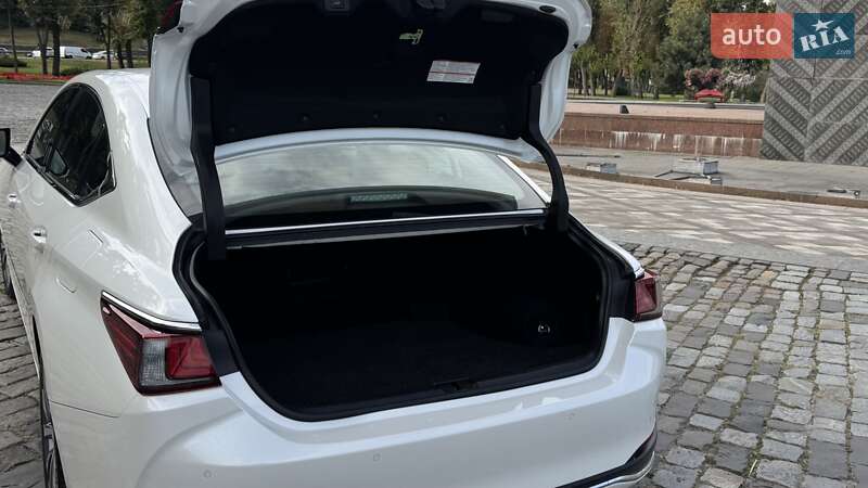 Седан Lexus ES 2021 в Киеве фото 16 Седан Lexus ES 2021 в Киеве
