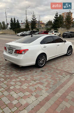 Седан Lexus ES 2011 в Тернополі