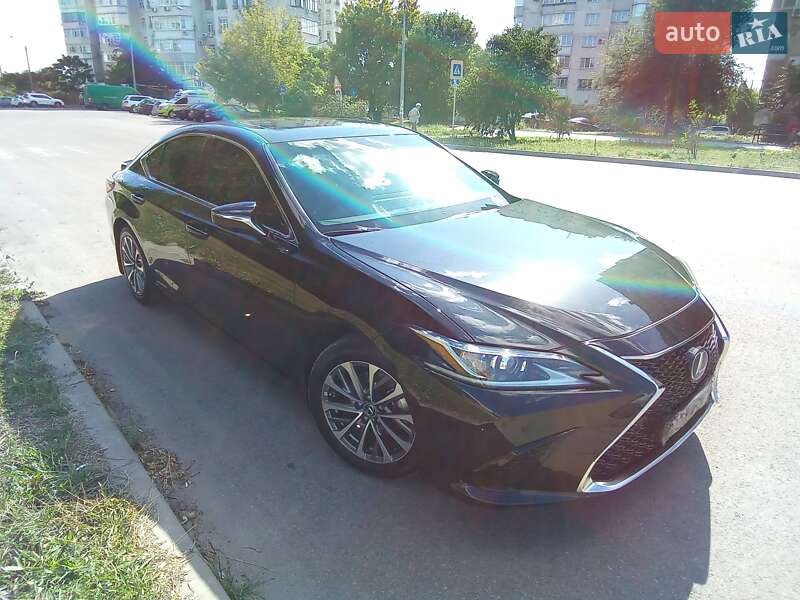 Седан Lexus ES 2021 в 