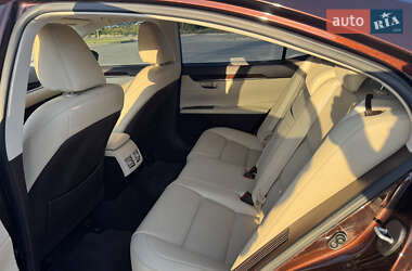 Седан Lexus ES 2015 в 
