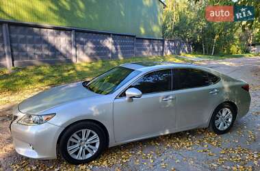 Седан Lexus ES 2014 в Киеве