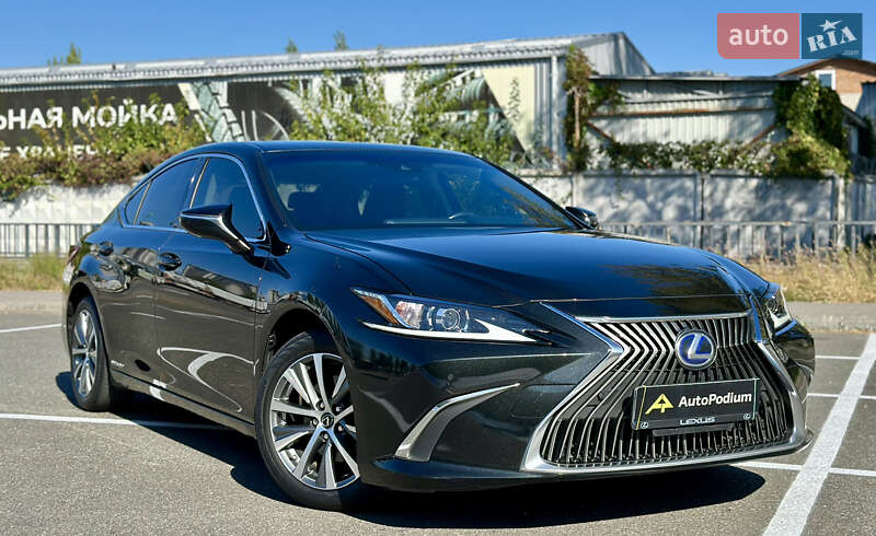 Lexus ES 2019