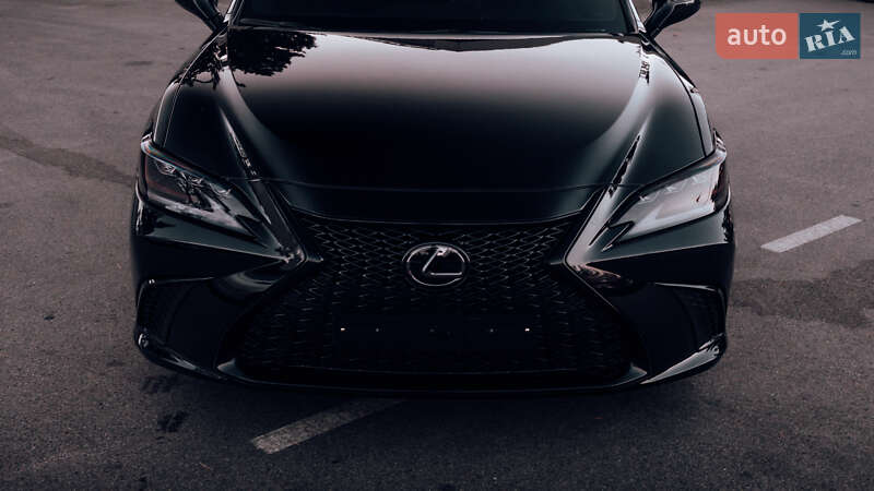 Седан Lexus ES 2019 в Києві