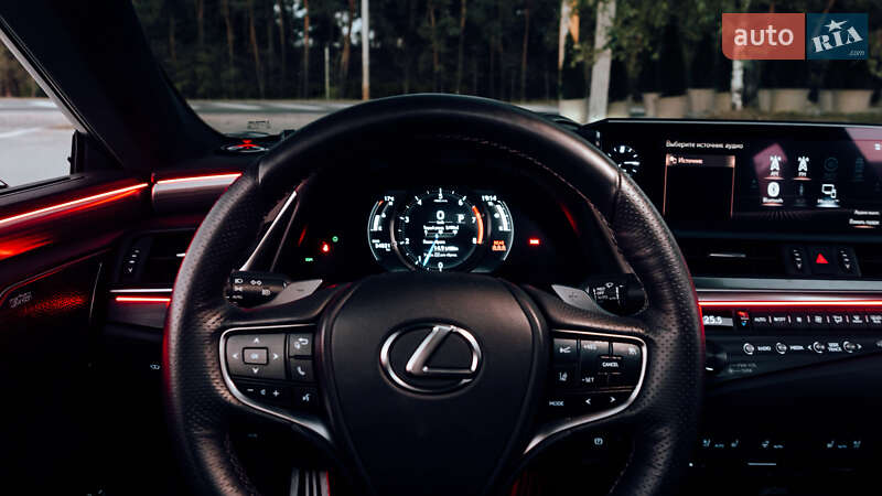 Седан Lexus ES 2019 в Києві